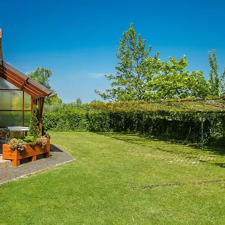 In Balatonmariafürdo 40852 *